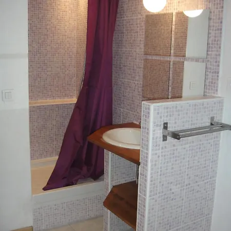 La Combe De Moulin Apartment *