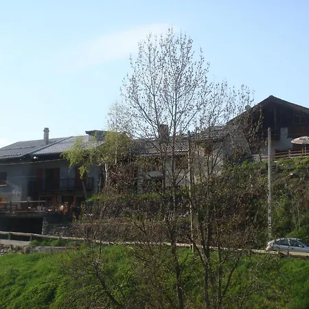 La Combe De Moulin Apartment *